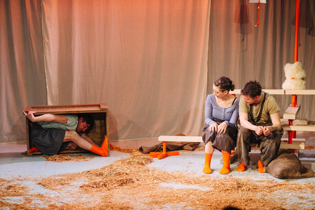 Max Gnant, Nora Winkler, Charlie Rackwitz | © Amir Kaufmann Max Gnant, Nora Winkler, Charlie Rackwitz | © Amir Kaufmann