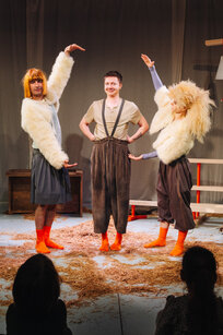 Max Gnant, Charlie Rackwitz, Nora Winkler | © Amir Kaufmann Max Gnant, Charlie Rackwitz, Nora Winkler | © Amir Kaufmann