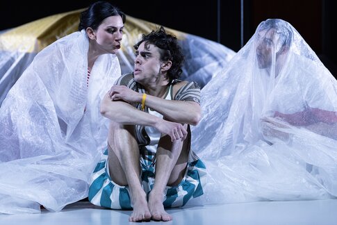Laetitia Toursarkissian (Miranda), Tommy Fischnaller-Wachtler (Ferdinand), Patrick Ljuboja (Caliban)