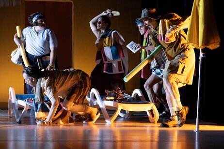 Petra Alexandra Pippan (Gonni), Kristoffer Nowak (Prospero), Laetitia Toursarkissian (Miranda), Tommy Fischnaller-Wachtler (Ferdinand), Marie-Therese Futterknecht (Aloisia)