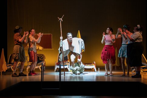Marie-Therese Futterknecht (Aloisia), Kristoffer Nowak (Prospero), Patrick Ljuboja (Caliban), Laetitia Toursarkissian (Miranda), Tommy Fischnaller-Wachtler (Ferdinand), Petra Alexandra Pippan (Gonni)