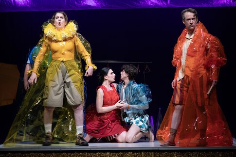 Marie-Therese Futterknecht (Aloisia), Laetitia Toursarkissian (Miranda), Tommy Fischnaller-Wachtler (Ferdinand), Kristoffer Nowak (Prospero)