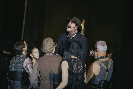 Tommy Fischnaller-Wachtler (Christoph), Valentina Wackerle (Gärtnerin), Denis Kozlowski (Gärtner), Philipp Rudig (Plutzerkern), Laetitia Toursarkissian (Hannerl), Peter Lechner (Gärtner) | © Marcella Ruiz Cruz