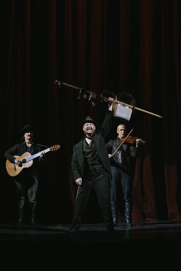 Medina Rekic (Musikerin), Kristoffer Nowak (Hans), Eleonora Golubkowa (Musikerin)