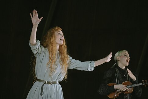 Julia Posch (Salome Pockerl), Eleonora Golubkowa (Musikerin)