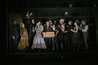 Philipp Rudig (Plutzerkern), Ulrike Lasta (Flora Baumscheer), Florian Granzner (Titus Feuerfuchs), Marion Reiser (Constantia), Kristoffer Nowak (Hans), Fischnaller-Wachtler (Christoph), Laetitia Toursarkissian (Hannerl), Peter Lechner (Gärtner), Irene Licha (Gärtnerin), Maria Kröll (Gärtnerin), Valentina Wackerle (Gärtnerin), Victoria Schiffer (Bauernmädchen), Carlos la Cruz (Bauernbursche)