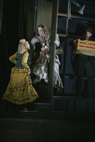 Ulrike Lasta (Flora Baumscheer), Marion Reiser (Contantia), Kristoffer Nowak (Hans)