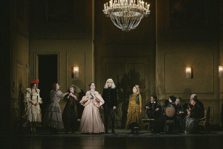 Laetitia Toursarkissian (Emma), Marion Reiser (Contantia), Kristoffer Nowak (Herr von Platt), Marie-Therese Futterknecht (Frau von Cypressenburg), Florian Granzner (Titus Feuerfuchs), Ulrike Lasta (Flora Baumscheer), Carlos la Cruz (Herr), Valentina Wackerle (Dame), Irene Licha (Dame), Peter Lechner (Herr), Maria Kröll (Dame) | © Marcella Ruiz Cruz