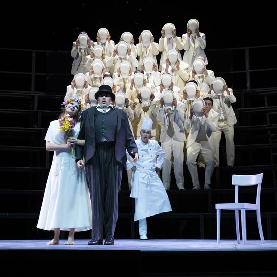 Hazel Neighbour (Etherea), Florian Stern (Matěj Brouček), Erwin Belakowitsch (Zauberlicht) & Chor | © Nurith Wagner-Strauss