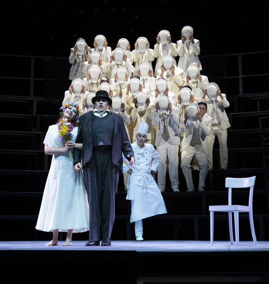 Hazel Neighbour (Etherea), Florian Stern (Matěj Brouček), Erwin Belakowitsch (Zauberlicht) & Chor