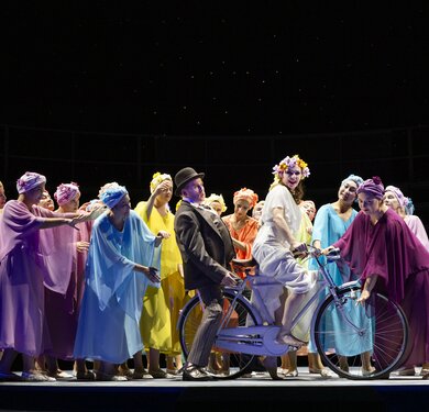 Florian Stern (Matěj Brouček), Hazel Neighbour (Etherea) & Chor