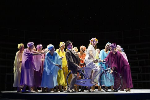 Florian Stern (Matěj Brouček), Hazel Neighbour (Etherea) & Chor