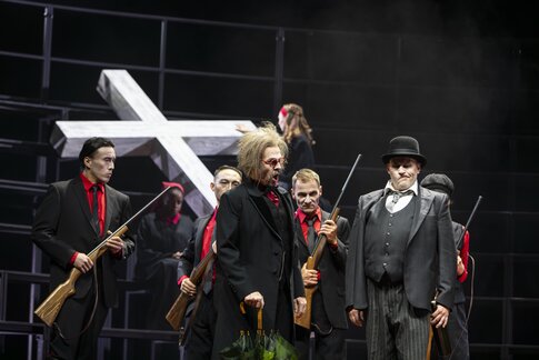 Jungwhan Lee (Miroslav), Abongile Fumba (Kedruta), Qi Wang (Vacek), Marcel Brunner (Domšik), Michael Gann (Vojta) & Florian Stern (Matěj Brouček)