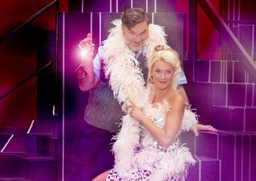 Susanne Langbein als Rosalinde und Martin Leutgeb als Frosch