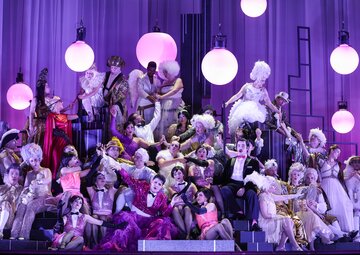 Ensemble, Chor und Tänzerinnen