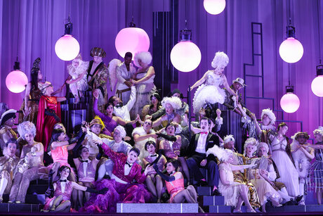 Ensemble, Chor und Tänzerinnen | © Barbara Palffy Ensemble, Chor und Tänzerinnen | © Barbara Palffy