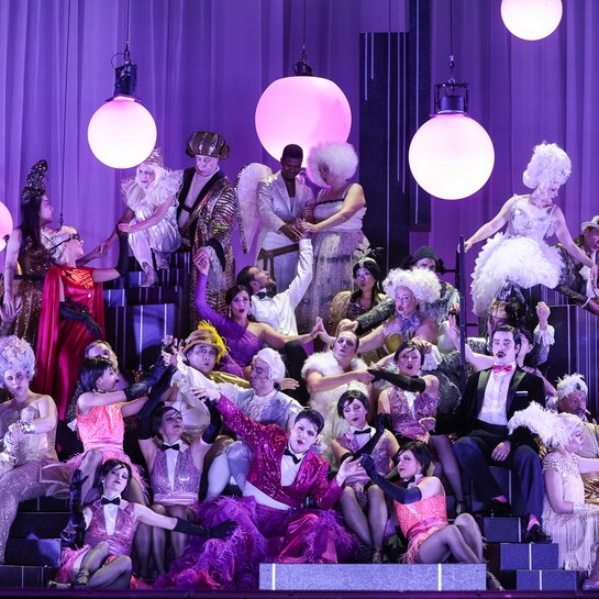 Ensemble, Chor und Tänzerinnen | © Barbara Palffy