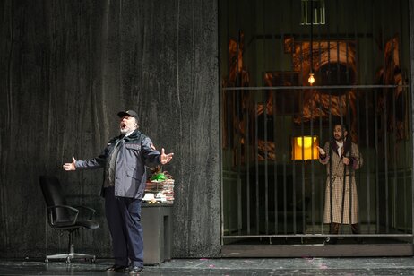 Martin Leutgeb (Frosch), Jason Lee (Alfred)