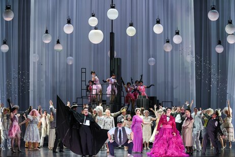 Bernadette Müller (Ida), Florian Stern (Eisenstein), Jacob Phillips (Dr. Falke), Susanne Langbein (Rosalinde), Martin Leutgeb (Frosch), Annina Wachter (Adele), Bernarda Klinar (Prinz Orlofsky), Benjamin Chamandy (Frank), Jason Lee (Alfred), Jakob Nistler (Dr. Blind), Chor, Tänzerinnen