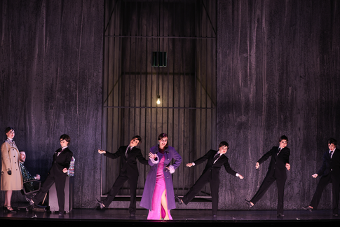 Bernadette Müller (Ida), Benjamin Chamandy (Frank), Annina Wachter (Adele), Tänzerinnen