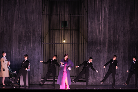 Bernadette Müller (Ida), Benjamin Chamandy (Frank), Annina Wachter (Adele), Tänzerinnen