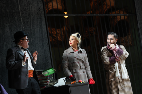 Florian Stern (Eisenstein), Susanne Langbein (Rosalinde), Jason Lee (Alfred)