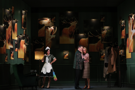 Annina Wachter (Adele), Susanne Langbein (Rosalinde), Florian Stern (Eisenstein) | © Barbara Palffy