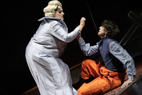 Petra Alexandra Pippan (Großfürstin), Tommy Fischnaller-Wachtler (Iwan Kaljajew)