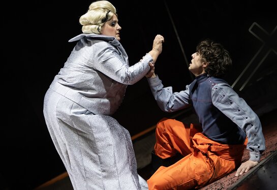 Petra Alexandra Pippan (Großfürstin), Tommy Fischnaller-Wachtler (Iwan Kaljajew)