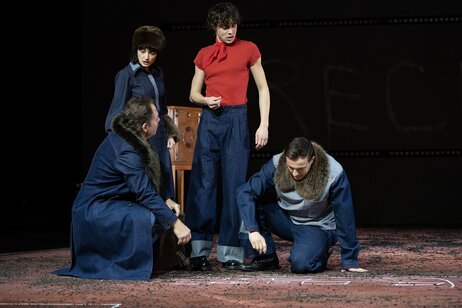 Stefan Riedl (Annenkow), Daniela Bjelobradić (Dora), Tommy Fischnaller-Wachtler (Kaljajew), Patrick Ljuboja (Woinow)