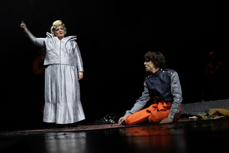 Petra Alexandra Pippan (Großfürstin), Tommy Fischnaller-Wachtler (Iwan Kaljajew) | © Cordula Treml