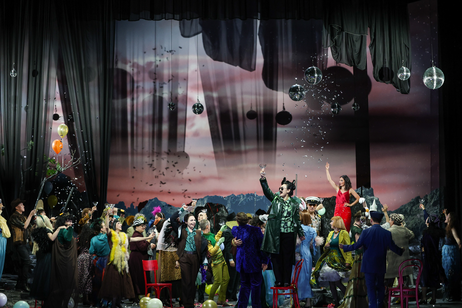 Hazel Neighbour (Pedro), Qiong Wu (Garcias), Camilla Lehmeier (Dulcinée) & Chor | © Barbara Pálffy
