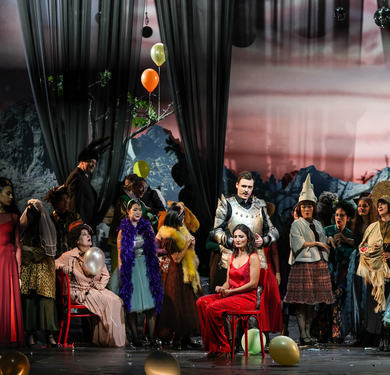 Camilla Lehmeier (Dulcinée), Oliver Sailer (Don Quichotte), Tanzensemble & Chor