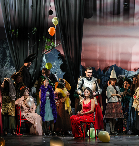 Camilla Lehmeier (Dulcinée), Oliver Sailer (Don Quichotte), Tanzensemble & Chor