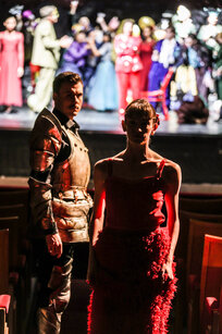 Oliver Sailer (Don Quichotte), Tanzensemble & Chor | © Barbara Pálffy Oliver Sailer (Don Quichotte), Tanzensemble & Chor | © Barbara Pálffy