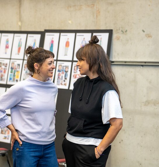 Juliana Haider und Michaela Senn bei der Konzeptionsprobe. Juliana Haider und Michaela Senn bei der Konzeptionsprobe.