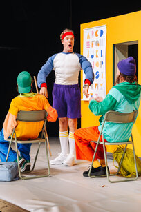 Frederick Redavid (Franz), Raphael Kübler (Zickzack), Eberhard (Hans Danner) | © Amir Kaufmann Frederick Redavid (Franz), Raphael Kübler (Zickzack), Eberhard (Hans Danner) | © Amir Kaufmann