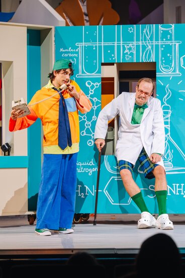 Frederick Redavid (Franz), Raphael Kübler (Apotheker) | © Amir Kaufmann