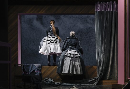 Sara Nunius (Herta) & Marie-Therese Futterknecht (Frau Zittel)