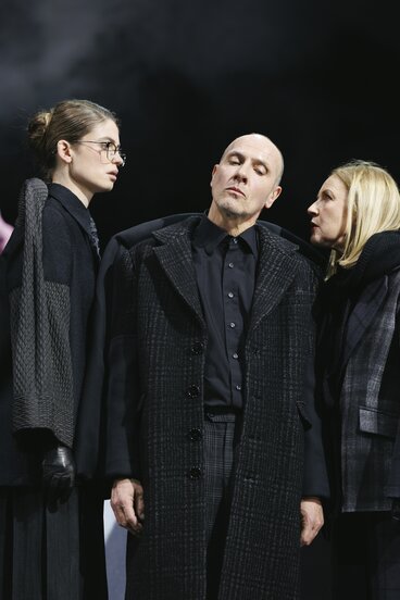 Julia Posch (Anna), Christoph Kail (Prof. Robert Schuster) & Ulrike Lasta (Olga)