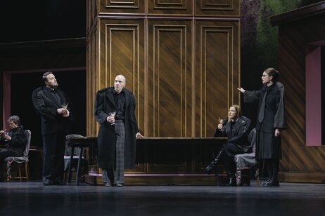 Tommy Fischnaller-Wachtler (Herr Landauer), Philipp Rudig (Prof. Liebig), Christoph Kail (Prof. Robert Schuster), Ulrike Lasta (Olga), & Julia Posch (Anna)