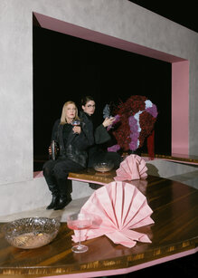 Ulrike Lasta (Olga) & Julia Posch (Anna) | © Marcella Ruiz Cruz