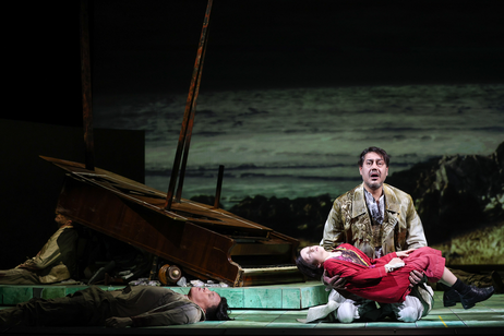 Dovlet Nurgeldiyev (Idomeneo), Jonas Kofler (Trojanisches Kind) & Chor | © Barbara Palffy