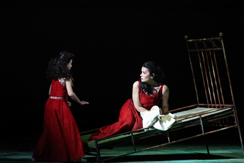 Pia Seebacher (Ilia als Kind) & Anastasia Lerman (Ilia)
