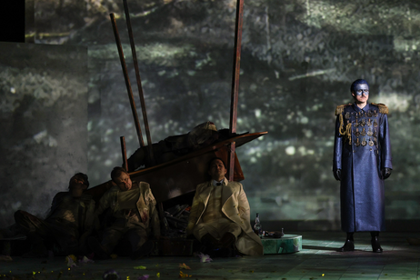 Oliver Sailer (Die Stimme / Neptun) & Chor | © Barbara Palffy