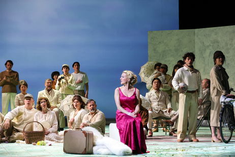 Susanne Langbein (Elettra) & Chor | © Barbara Palffy
