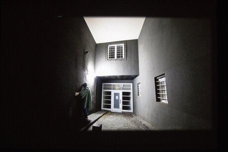 Is Anybody Home? | © David Baltzer