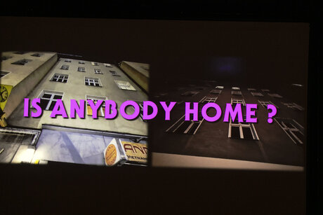 Is Anybody Home? | © David Baltzer