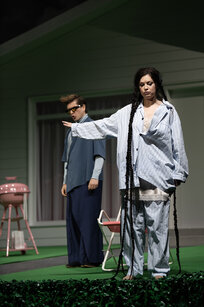 Jakob Nistler (Goro) & Cristiana Oliveira (Cio-Cio-San) | © Cordula Treml