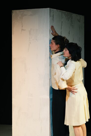 Julia Posch (Lila), Daniela Bjelobradić (Lenù) | © Amir Kaufmann